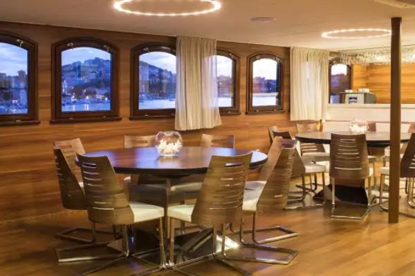 MV Felicita Gallery Image